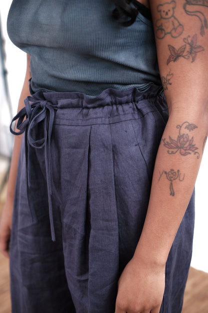 Pleated Shorts – Navy Hemp